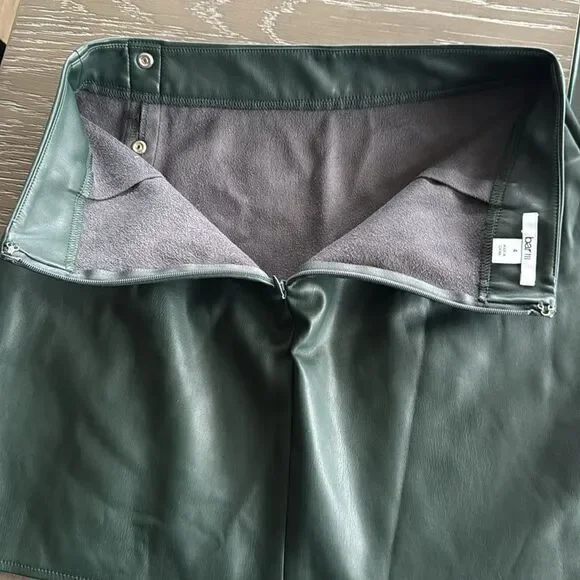 Bar lll Women’s Size 4 Green Faux Vegan Leather Mini Skirt Silver-Tone Rivets - Picture 8 of 12